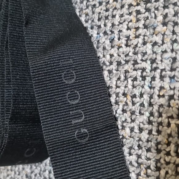 GUCCI Ribbon Black - Picture 2 of 6